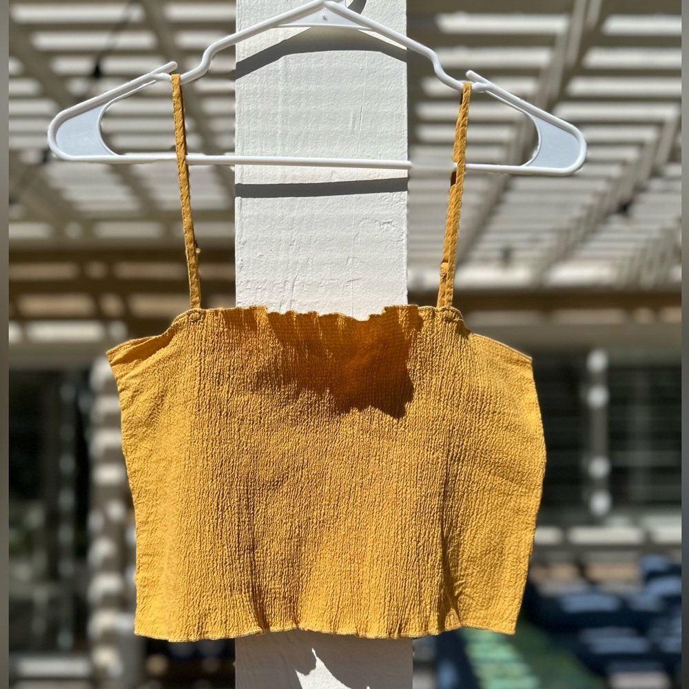 LA Hearts PacSun Women’s Yellow/Gold Cropped Tank Top